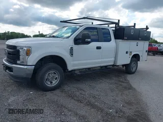 2019 Ford F-250 XL with VIN 1FD7X2B60KEC25009, listed as a IAAI auction lot 42133340 with 159,294 mi miles and . Bid and sale history available at DreamBid. Image 2.