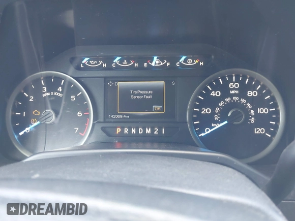 2015 Ford F-150 XLT with VIN 1FTEW1EG1FKE89277, listed as a IAAI auction lot 41752106 with 142,069 mi miles. Bid and sale history available at carsss.com. Image 7.