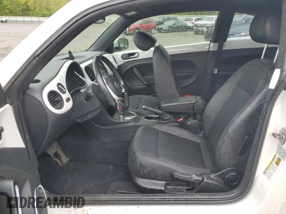 2014 Volkswagen Beetle 2.5L w/Sun with VIN 3VWJP7AT9EM602575, listed as a Copart auction lot 55383965 with 130,525 mi miles and Salvage Title. Bid and sale history available at DreamBid. Image 7.