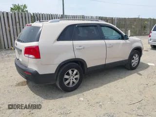 2011 Kia Sorento LX with VIN 5XYKT3A18BG125401, listed as a IAAI auction lot 42123824 with 284,660 mi miles. Bid and sale history available at carsss.com. Image 4.