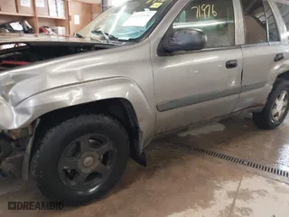 2005 Chevrolet TrailBlazer LT with VIN 1GNDT13S052265841, listed as a IAAI auction lot 41971976 with 1 mi miles. Bid and sale history available at carsss.com. Image 6.