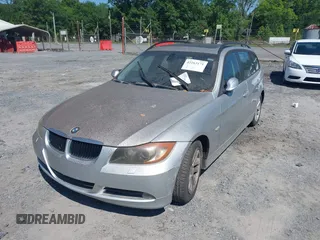 2007 BMW 3 Series 328xi z VIN WBAVT73597FZ35292, wystawiony jako IAAI lot #42263171 z przebiegiem 234 716 mil mil oraz . Historia ofert i sprzedaży dostępna na DreamBid. Obrazek 2.