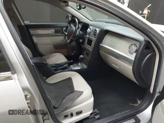 2008 Lincoln MKZ z VIN 3LNHM26T18R601655, wystawiony jako IAAI lot #41463649 z przebiegiem 101 486 mil mil oraz . Historia ofert i sprzedaży dostępna na DreamBid. Obrazek 5.