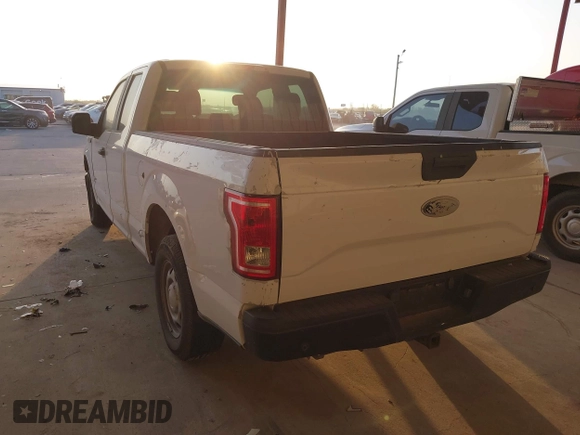 2015 Ford F-150 XL with VIN 1FTEX1CGXFKE20104, listed as a IAAI auction lot 42035347 with 196,674 mi miles. Bid and sale history available at carsss.com. Image 3.