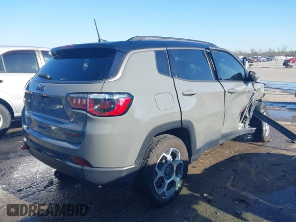 2022 Jeep Compass Trailhawk z VIN 3C4NJDDBXNT108822, wystawiony jako IAAI lot #41158116 z przebiegiem 41 368 mil mil oraz . Historia ofert i sprzedaży dostępna na DreamBid. Obrazek 4.