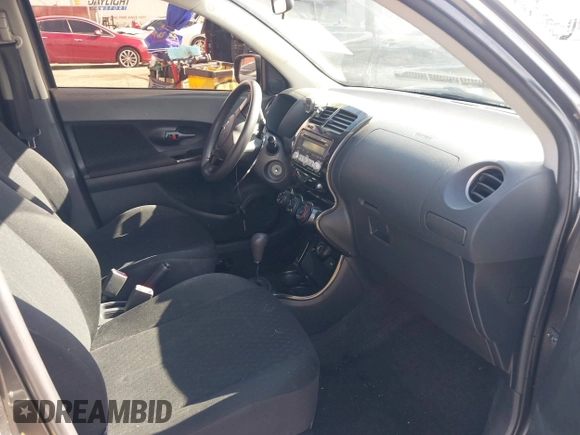2009 Scion xD z VIN JTKKU10489J038212, wystawiony jako IAAI lot #42239564 z przebiegiem 186 514 mil mil oraz . Historia ofert i sprzedaży dostępna na DreamBid. Obrazek 5.