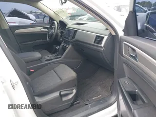 2018 Volkswagen Atlas S z VIN 1V2AP2CA7JC599090, wystawiony jako IAAI lot #42419230 z przebiegiem 81 176 mil mil oraz . Historia ofert i sprzedaży dostępna na DreamBid. Obrazek 5.