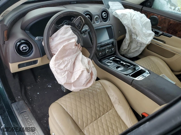 2016 Jaguar XJ with VIN SAJWJ2GD3G8V96262, listed as a Copart auction lot 44057625 with 44,789 mi miles and Non Repairable. Bid and sale history available at carsss.com. Image 8.