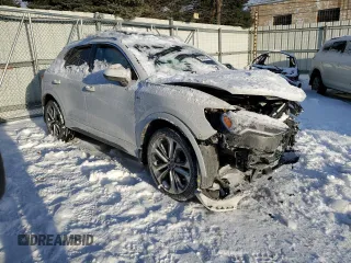 2020 Audi Q3 S line Prestige z VIN WA1FECF37L1033164, wystawiony jako Copart lot #45464835 z przebiegiem Nie podano mil oraz Szkody całkowita. Historia ofert i sprzedaży dostępna na DreamBid. Obrazek 4.