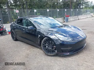 2018 Tesla Model 3 Long Range Battery z VIN 5YJ3E1EA8JF020733, wystawiony jako IAAI lot #42322677 z przebiegiem Nie podano mil oraz . Historia ofert i sprzedaży dostępna na DreamBid. Obrazek 1.