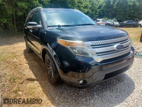 2014 Ford Explorer XLT z VIN 1FM5K7D92EGC25564, wystawiony jako Copart lot #61183995 z przebiegiem 174 061 mil mil oraz Czysty tytuł • Clean title. Historia ofert i sprzedaży dostępna na DreamBid. Obrazek 1.
