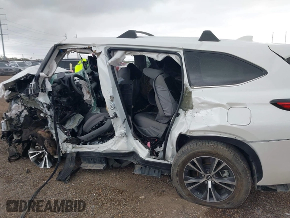 2021 Toyota Highlander L with VIN 5TDZZRAH7MS069048, listed as a IAAI auction lot 40980925 with Not provided miles and . Bid and sale history available at DreamBid. Image 14.