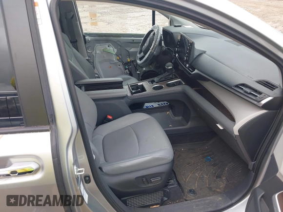 2022 Toyota Sienna XLE with VIN 5TDYSKFC0NS049827, listed as a IAAI auction lot 41994431 with 42,102 mi miles and . Bid and sale history available at DreamBid. Image 5.