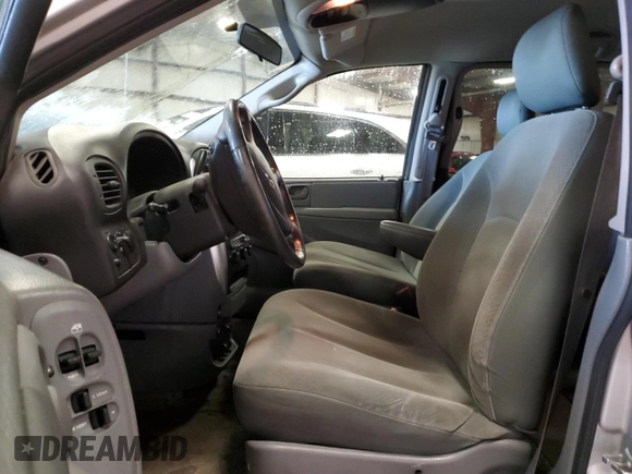 2007 Chrysler Town & Country LWB Touring with VIN 2A4GP54L57R279953, listed as a Copart auction lot 87589755 with 145,392 mi miles and Clean Title. Bid and sale history available at carsss.com. Image 7.