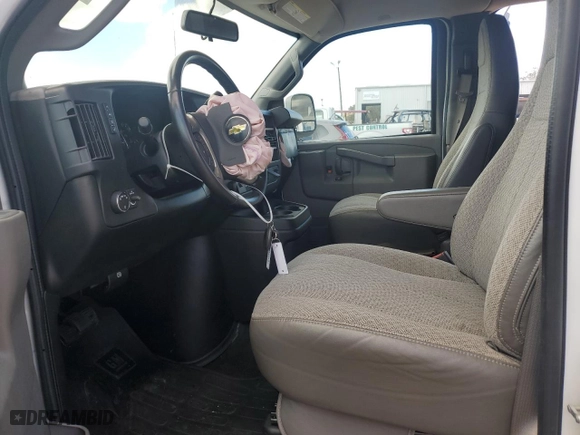 2017 Chevrolet Express Passenger LT with VIN 1GAZGPFF7H1134008, listed as a Copart auction lot 82833454 with 43,877 mi miles and Salvage Title. Bid and sale history available at carsss.com. Image 7.
