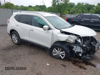 2016 Nissan Rogue SV z VIN 5N1AT2MV7GC873861, wystawiony jako IAAI lot #42253218 z przebiegiem 100 279 mil mil oraz . Historia ofert i sprzedaży dostępna na DreamBid. Obrazek 1.