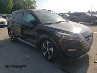 2017 Hyundai Tucson Sport z VIN KM8J33A21HU550398, wystawiony jako Copart lot #55043145 z przebiegiem 92 677 mil mil oraz Szkoda całkowita • Salvage title. Historia ofert i sprzedaży dostępna na DreamBid. Obrazek 4.