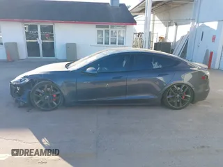 2016 Tesla Model S 90D с VIN 5YJSA1E4XGF139295, выставлен на аукционе IAAI как лот 41292861 с пробегом 72 235 миль миль и . История ставок и продаж доступна на DreamBid. Изображение 14.