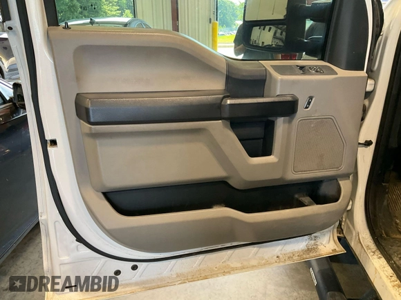 2020 Ford F-350 XL with VIN 1FTBF3A68LEC75327, listed as a IAAI auction lot 42677813 with 112,546 mi miles and . Bid and sale history available at DreamBid. Image 27.