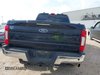 2020 Ford F-250 XL z VIN 1FT7W2BN1LEE18561, wystawiony jako IAAI lot #42178103 z przebiegiem 103 408 mil mil oraz . Historia ofert i sprzedaży dostępna na DreamBid. Obrazek 16.