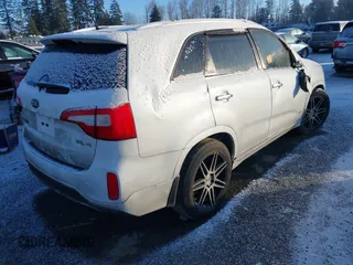 2015 Kia Sorento SX with VIN 5XYKWDA76FG581033, listed as a IAAI auction lot 41496322 with 152,889 mi miles. Bid and sale history available at carsss.com. Image 4.