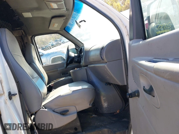 1999 Ford Econoline Cargo with VIN 1FTRE1425XHC16321, listed as a IAAI auction lot 40875096 with 253,355 mi miles and . Bid and sale history available at DreamBid. Image 5.