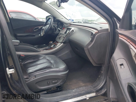 2012 Buick LaCrosse Leather z VIN 1G4GC5E3XCF305959, wystawiony jako IAAI lot #42240150 z przebiegiem 178 179 mil mil oraz . Historia ofert i sprzedaży dostępna na DreamBid. Obrazek 5.