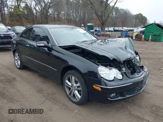 2007 Mercedes-Benz CLK-Class 3.5L with VIN WDBTJ56H67F208586, listed as a IAAI auction lot 41818251 with 111,904 mi miles. Bid and sale history available at carsss.com. Image 1.