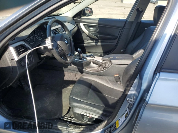 2014 BMW 3 Series 320i xDrive with VIN WBA3C3C59EP662622, listed as a Copart auction lot 55092495 with 118,778 mi miles and Non repairable. Bid and sale history available at DreamBid. Image 7.