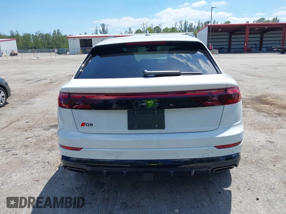 2025 Audi Q8 Premium Plus z VIN WA1EVBF18SD011370, wystawiony jako IAAI lot #42033326 z przebiegiem 164 mil mil oraz . Historia ofert i sprzedaży dostępna na DreamBid. Obrazek 16.