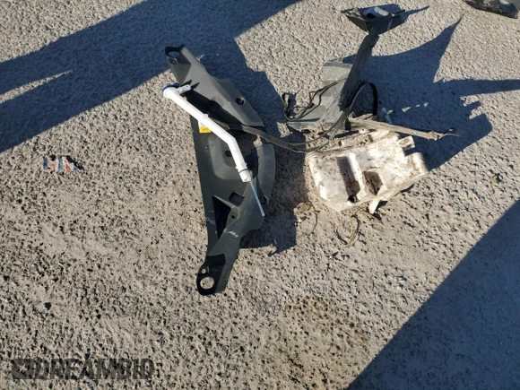 2018 Toyota C-HR XLE with VIN NMTKHMBX9JR058852, listed as a Copart auction lot 52934725 with 84,002 mi miles and Salvage title. Bid and sale history available at DreamBid. Image 14.