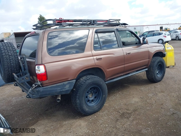 1999 Toyota 4Runner SR5 with VIN JT3HN86R3X0207621, listed as a IAAI auction lot 41719135 with 235,291 mi miles. Bid and sale history available at carsss.com. Image 4.
