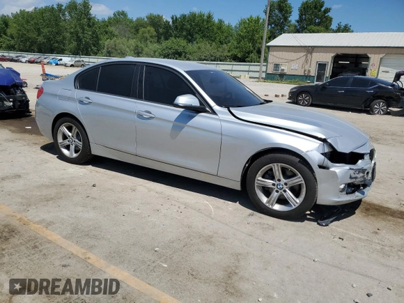 2014 BMW 3 Series 320i xDrive с VIN WBA3C3C58EP662305, выставлен на аукционе Copart как лот 62811895 с пробегом 43 793 миль миль и Списание • Salvage title. История ставок и продаж доступна на DreamBid. Изображение 4.