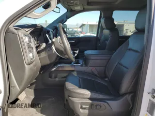 2023 GMC Sierra 3500HD SLT z VIN 1GT49UEY8PF154167, wystawiony jako Copart lot #84495904 z przebiegiem 43 395 mil mil oraz Czysty tytuł • Clean title. Historia ofert i sprzedaży dostępna na DreamBid. Obrazek 7.
