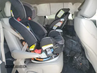 2021 Chrysler Voyager LXi z VIN 2C4RC1DG0MR537880, wystawiony jako Copart lot #52865575 z przebiegiem 82 492 mil mil oraz Nie do naprawy • Non repairable. Historia ofert i sprzedaży dostępna na DreamBid. Obrazek 11.