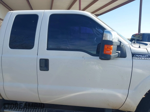 2012 Ford F-250 XL z VIN 1FT7X2B65CEA15950, wystawiony jako IAAI lot #41786771 z przebiegiem 306 477 mil mil oraz . Historia ofert i sprzedaży dostępna na DreamBid. Obrazek 13.