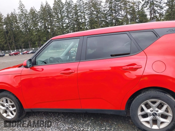 2020 Kia Soul LX with VIN KNDJ23AU3L7009028, listed as a IAAI auction lot 42137466 with 44,398 mi miles. Bid and sale history available at carsss.com. Image 14.