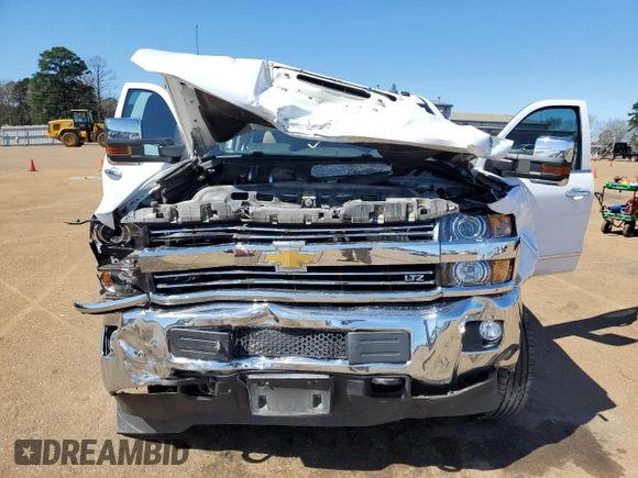 2019 Chevrolet Silverado 3500HD LTZ with VIN 1GC4KXEY4KF100539, listed as a Copart auction lot 48533115 with 117,369 mi miles and Salvage Title. Bid and sale history available at carsss.com. Image 12.