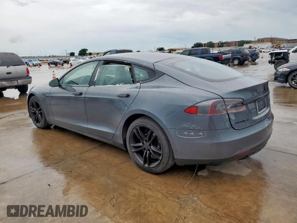 2013 Tesla Model S with VIN 5YJSA1CNXDFP16432, listed as a Copart auction lot 59883855 with 180,100 mi miles and Clean title. Bid and sale history available at DreamBid. Image 2.
