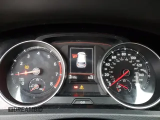 2018 Volkswagen Golf GTI S with VIN 3VW547AU1JM254669, listed as a Copart auction lot 39706134 with 81,176 mi miles. Bid and sale history available at carsss.com. Image 9.
