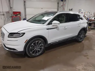 2021 Lincoln Nautilus Reserve with VIN 2LMPJ8KP9MBL16182, listed as a IAAI auction lot 41796032 with 29,008 mi miles. Bid and sale history available at carsss.com. Image 2.