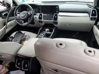 2023 Kia Sorento EX z VIN KNDRHDLG7P5144416, wystawiony jako Copart lot #84367914 z przebiegiem 62 892 mil mil oraz Szkoda całkowita • Salvage title. Historia ofert i sprzedaży dostępna na DreamBid. Obrazek 8.