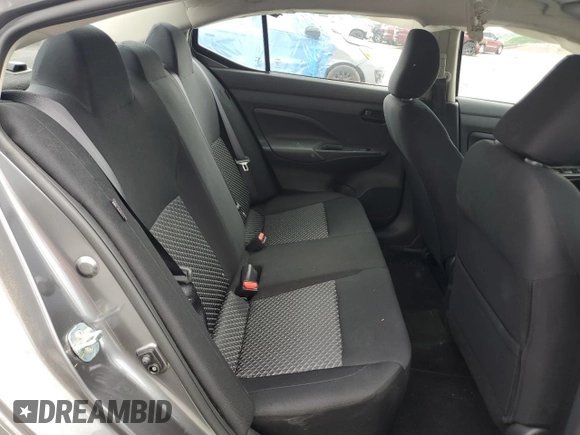 2023 Nissan Versa S z VIN 3N1CN8DV9PL837431, wystawiony jako Copart lot #56859715 z przebiegiem 19 303 mil mil oraz Szkoda całkowita • Salvage title. Historia ofert i sprzedaży dostępna na DreamBid. Obrazek 10.