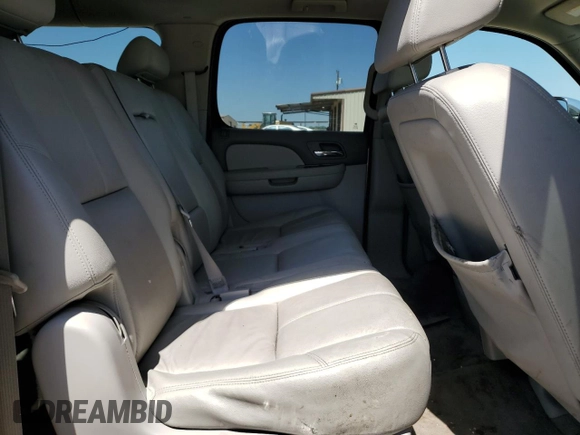 2008 GMC Yukon XL SLT 4SA z VIN 1GKFC16068J243658, wystawiony jako Copart lot #52798235 z przebiegiem 123 202 mil mil oraz Szkoda całkowita • Salvage title. Historia ofert i sprzedaży dostępna na DreamBid. Obrazek 12.