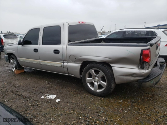 2004 Chevrolet Silverado 1500 Crew Cab LS with VIN 2GCEC13T341382494, listed as a Copart auction lot 45145695 with 142,903 mi miles and Salvage Title. Bid and sale history available at carsss.com. Image 2.
