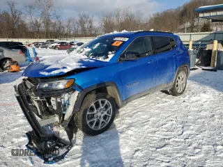 2024 Jeep Compass Latitude Lux z VIN 3C4NJDFN6RT122276, wystawiony jako Copart lot #88456465 z przebiegiem 30 249 mil mil oraz Szkoda całkowita • Salvage title. Historia ofert i sprzedaży dostępna na DreamBid. Obrazek 1.