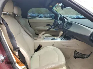 2003 BMW Z4 2.5i z VIN 4USBT334X3LS48351, wystawiony jako Copart lot #56222935 z przebiegiem 85 940 mil mil oraz Szkody całkowita. Historia ofert i sprzedaży dostępna na DreamBid. Obrazek 10.