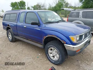 1996 Toyota Tacoma z VIN 4TAWM72N0TZ136771, wystawiony jako IAAI lot #42527570 z przebiegiem 155 302 mil mil oraz . Historia ofert i sprzedaży dostępna na DreamBid. Obrazek 1.