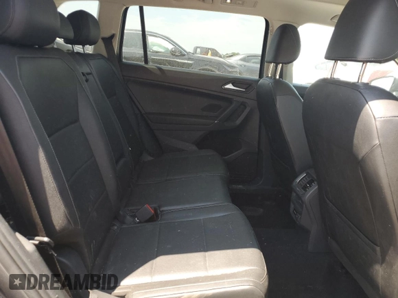 2018 Volkswagen Tiguan SEL с VIN 3VV2B7AX9JM095648, выставлен на аукционе Copart как лот 62558265 с пробегом 104 498 миль миль и Списание • Salvage title. История ставок и продаж доступна на DreamBid. Изображение 11.