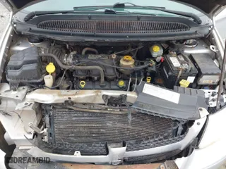 2004 Dodge Caravan SXT with VIN 2D4GP44L54R539718, listed as a IAAI auction lot 41650916 with 239,624 mi miles. Bid and sale history available at carsss.com. Image 10.